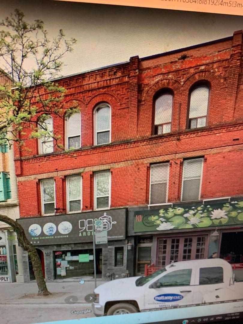 440 Spadina Ave - Photo 1