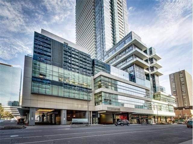 384 Yonge St - Photo 1
