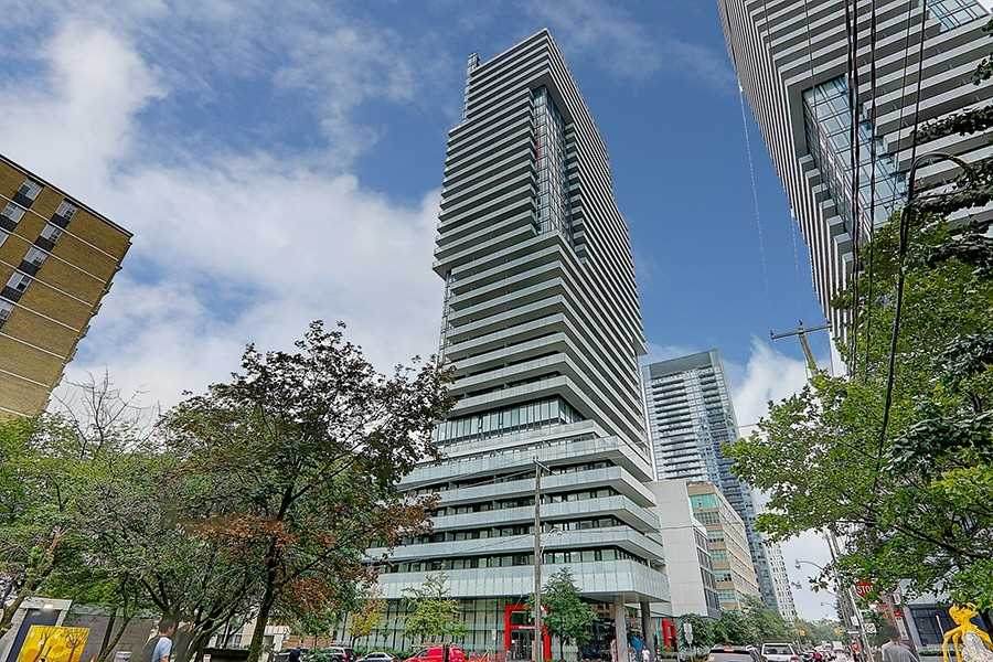 185 Roehampton Ave - Photo 1