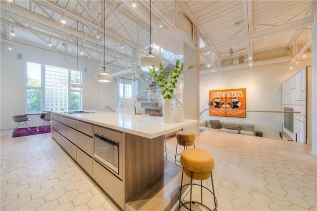 676 Richmond St - Photo 1