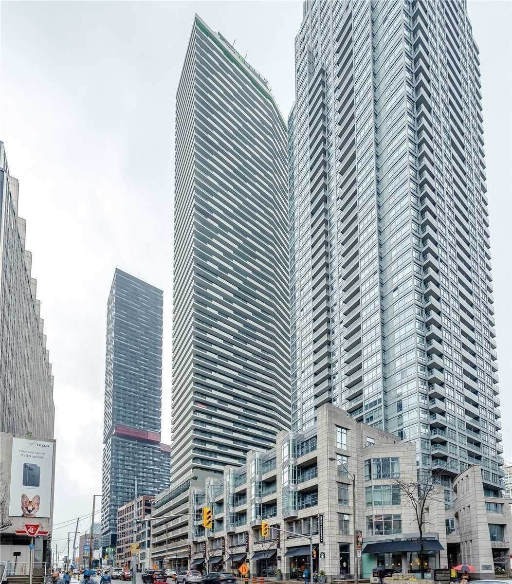 2221 Yonge St - Photo 1