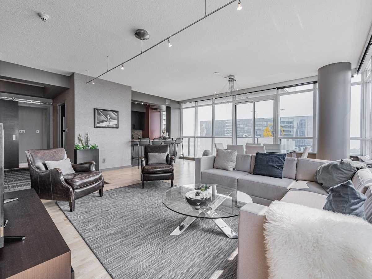 55 Bremner Blvd - Photo 1