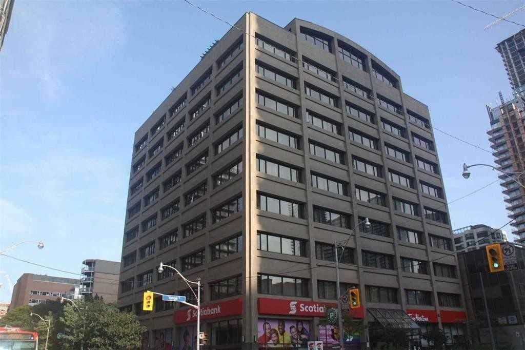 555 Yonge St - Photo 1