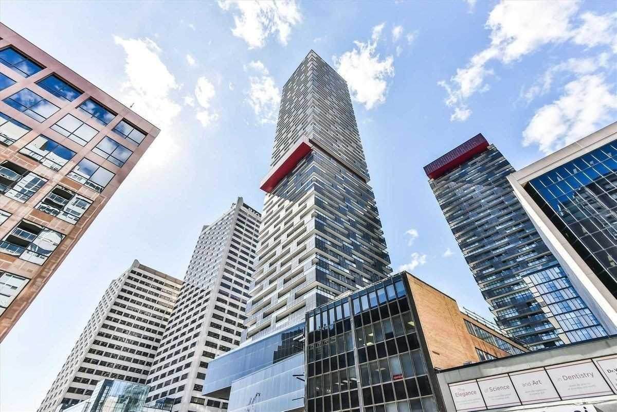 8 Eglinton Ave - Photo 1