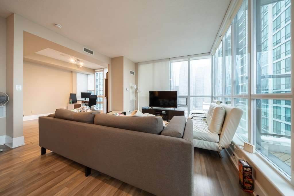 12 Yonge St - Photo 1