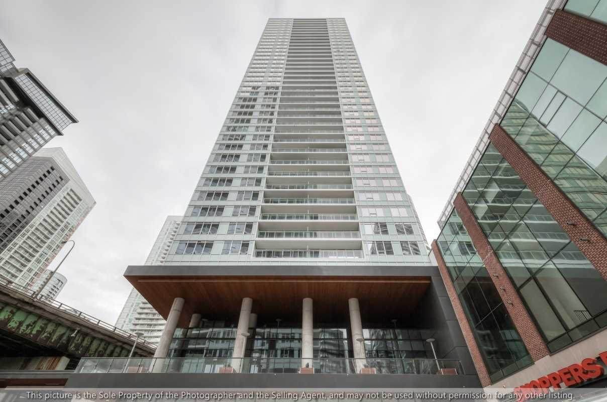 17 Bathurst St - Photo 1