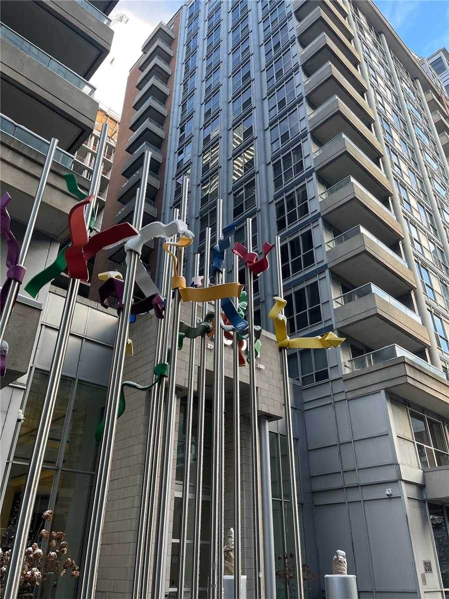 250 Wellington St - Photo 1