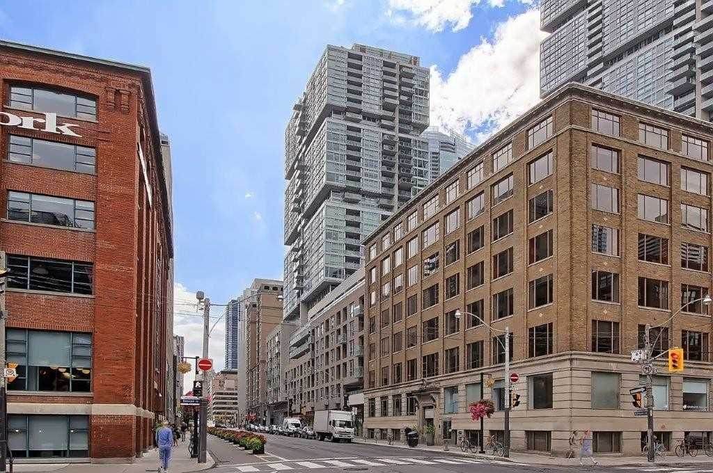199 Richmond St - Photo 1