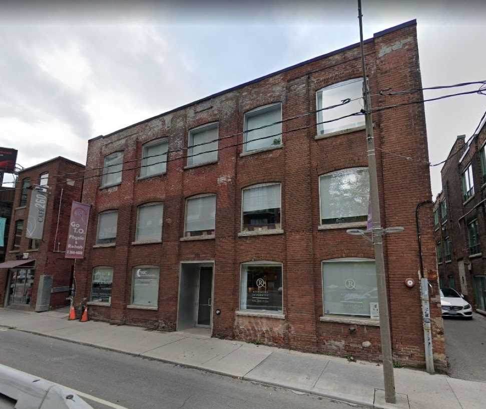 272 Richmond St - Photo 1