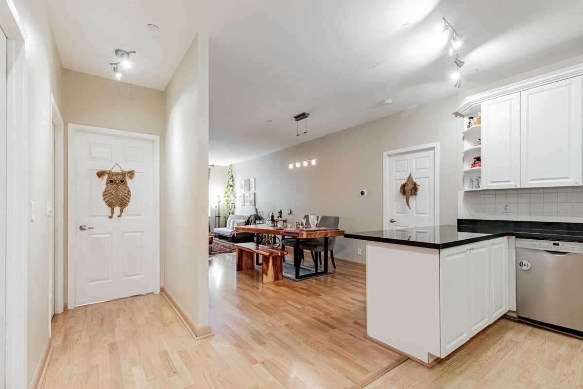 980 Yonge St - Photo 1