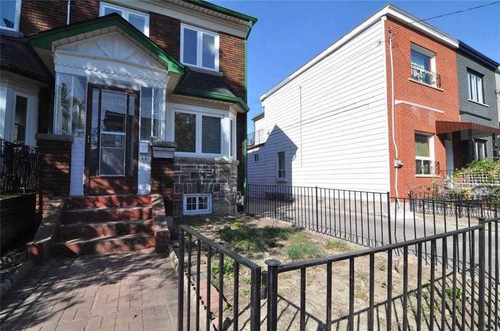 140 Manning Ave - Photo 1