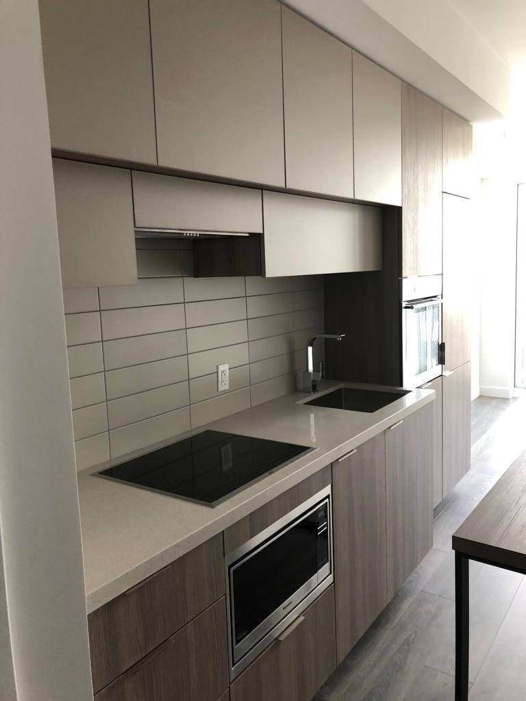 8 Eglinton Ave - Photo 1