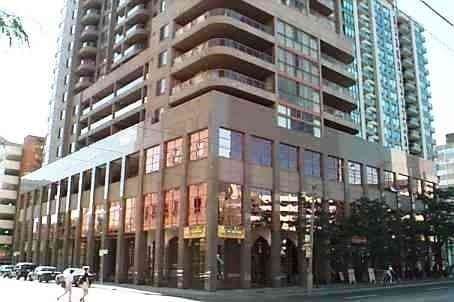 736 Bay St - Photo 1