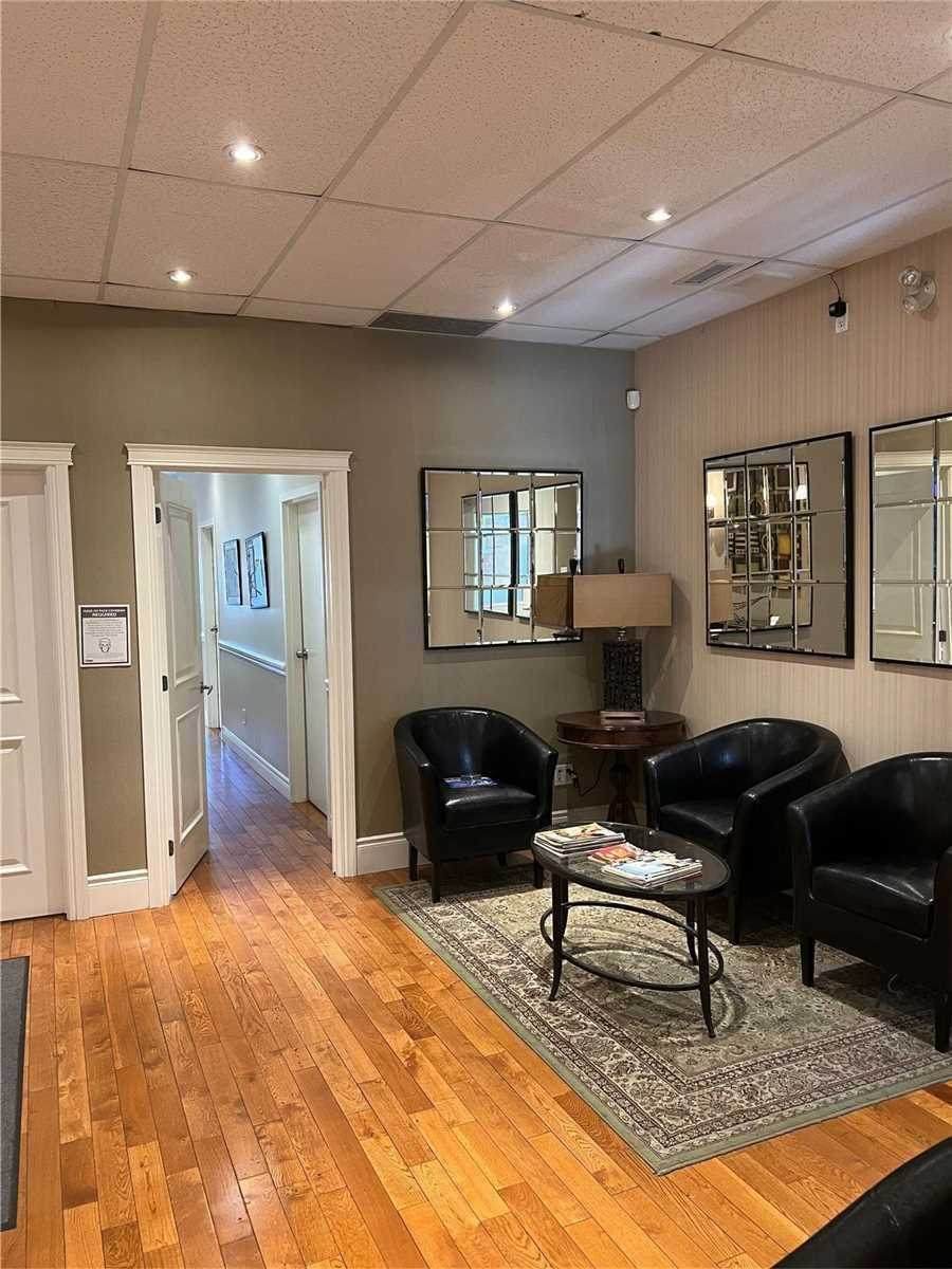 1170 Dundas St - Photo 1