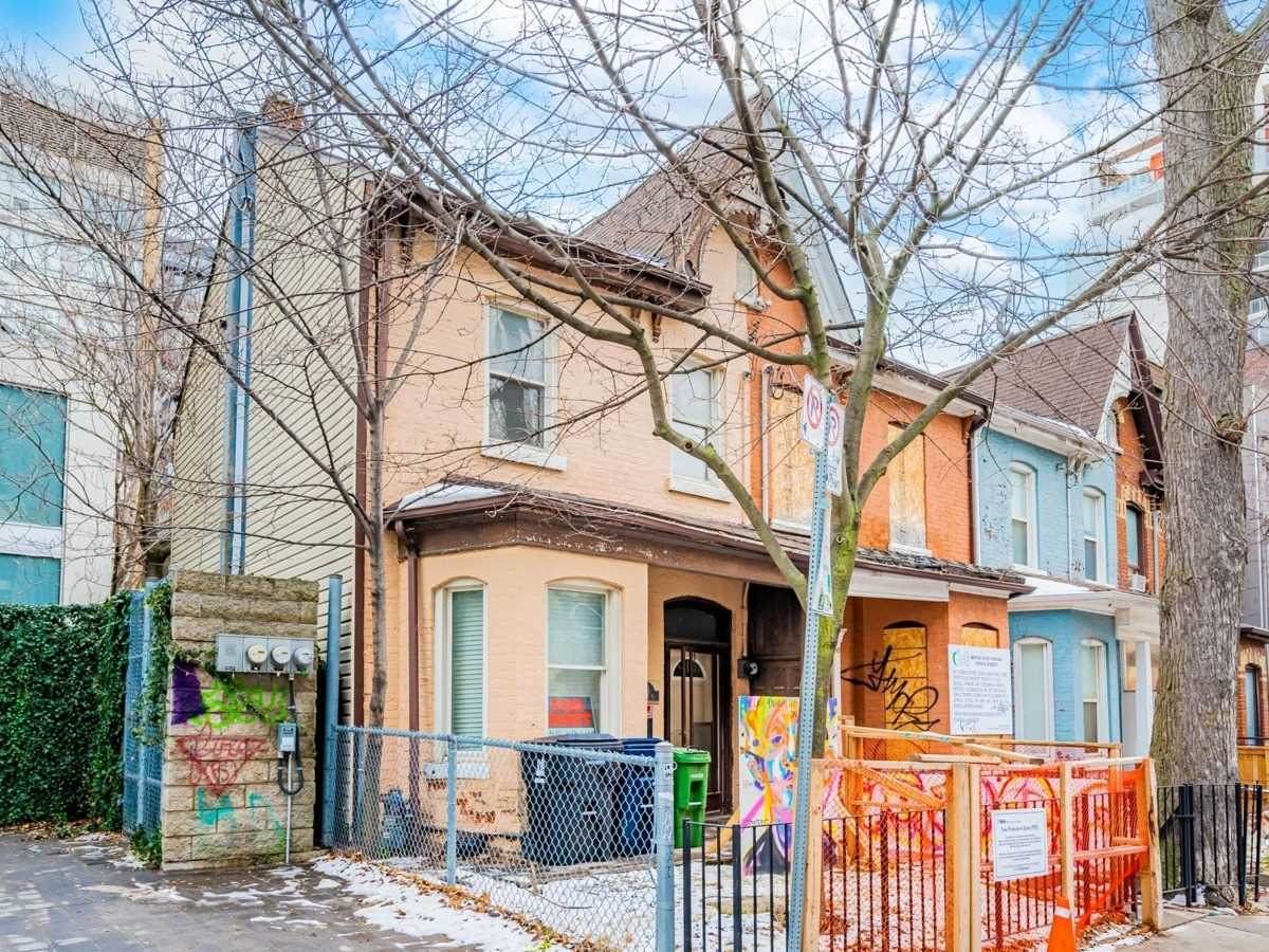 145 Portland St - Photo 1