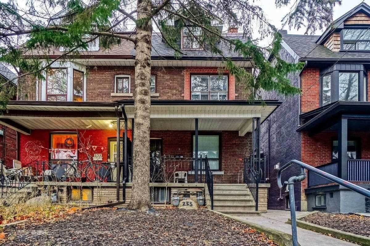 233 Grace St - Photo 1