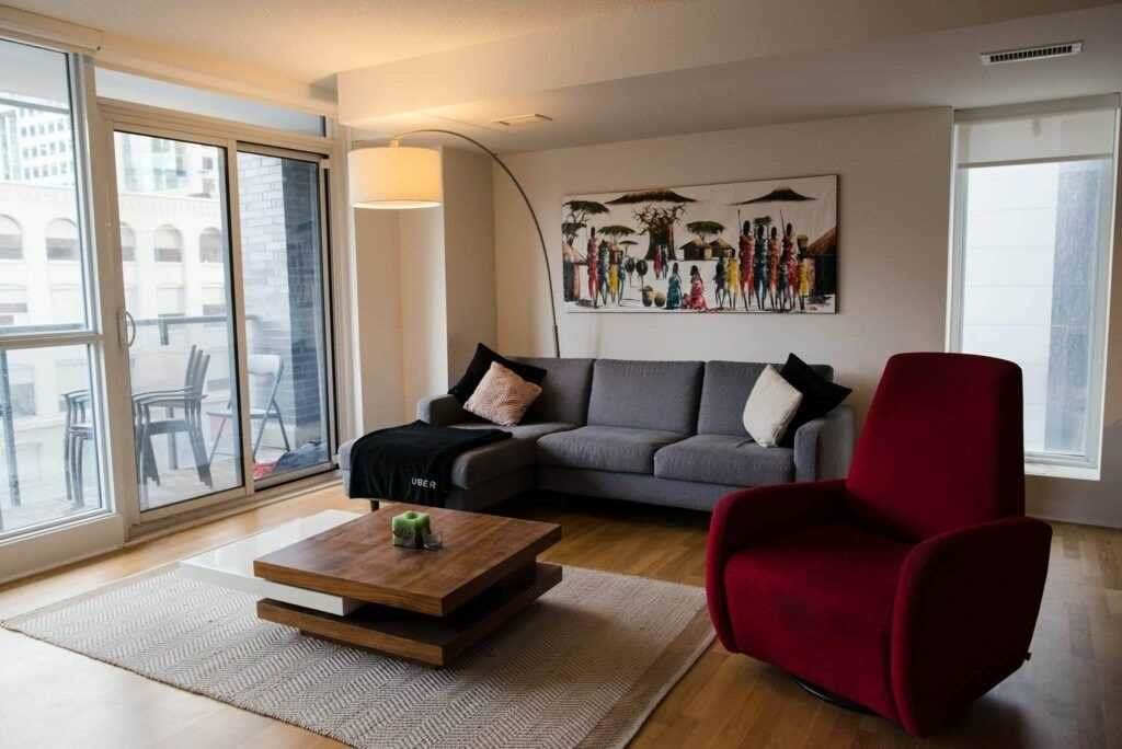 295 Adelaide St - Photo 1