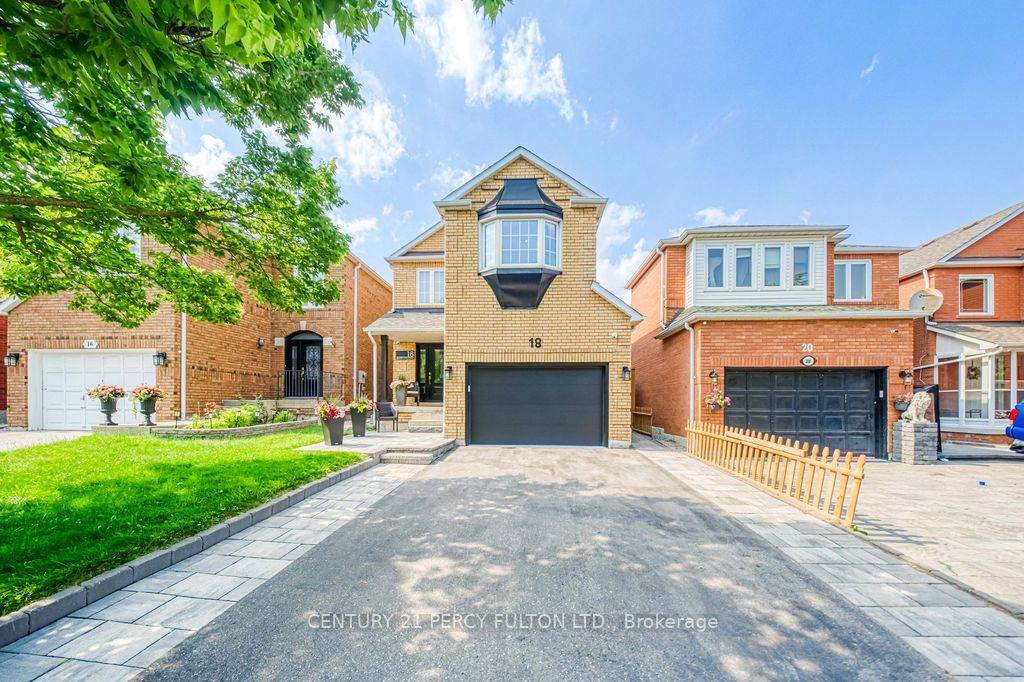 18 Booth Crescent - Photo 1