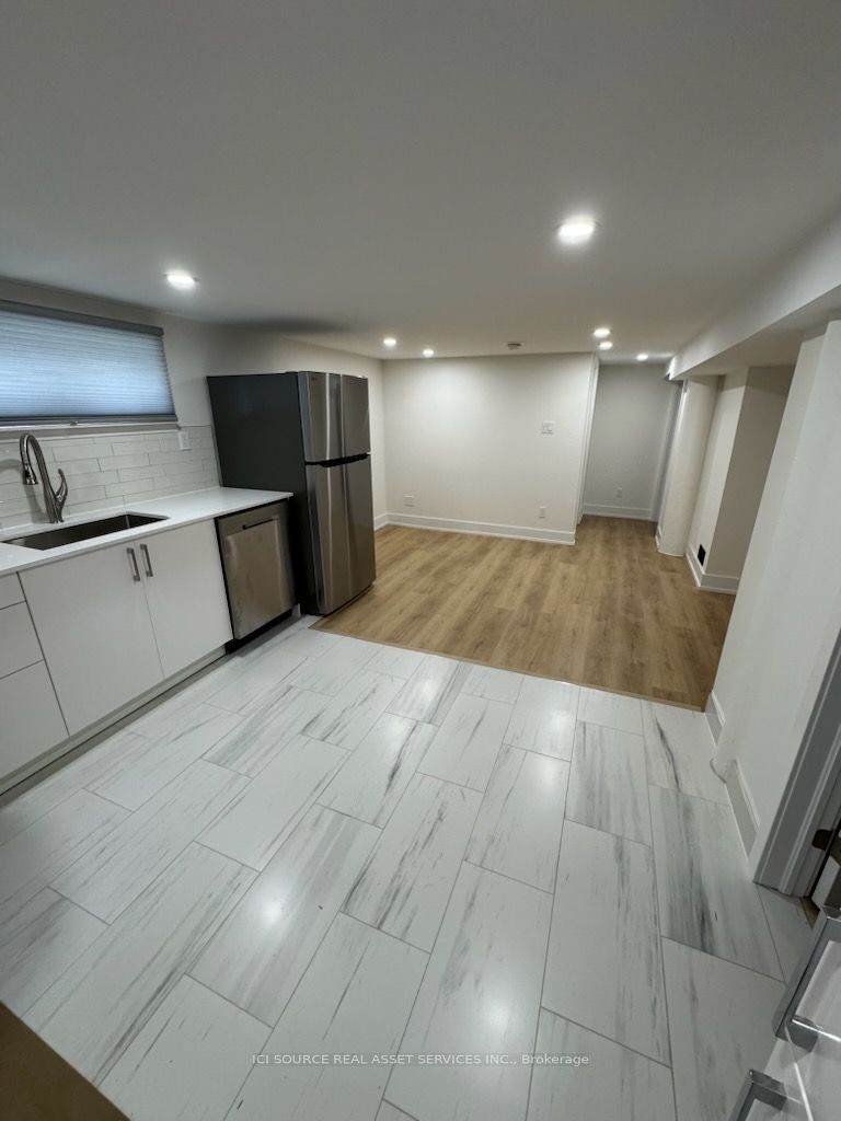 https://bt-photos.global.ssl.fastly.net/toronto/orig_boomver_1_E13615534-1.jpg
