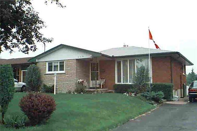 448 Adelaide Ave - Photo 1