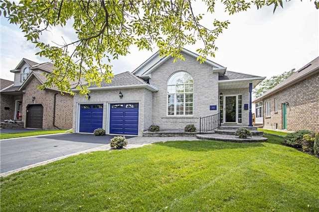 54 Waterbury Cres - Photo 1