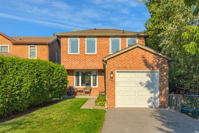 640 Sultana Sq - Photo 1