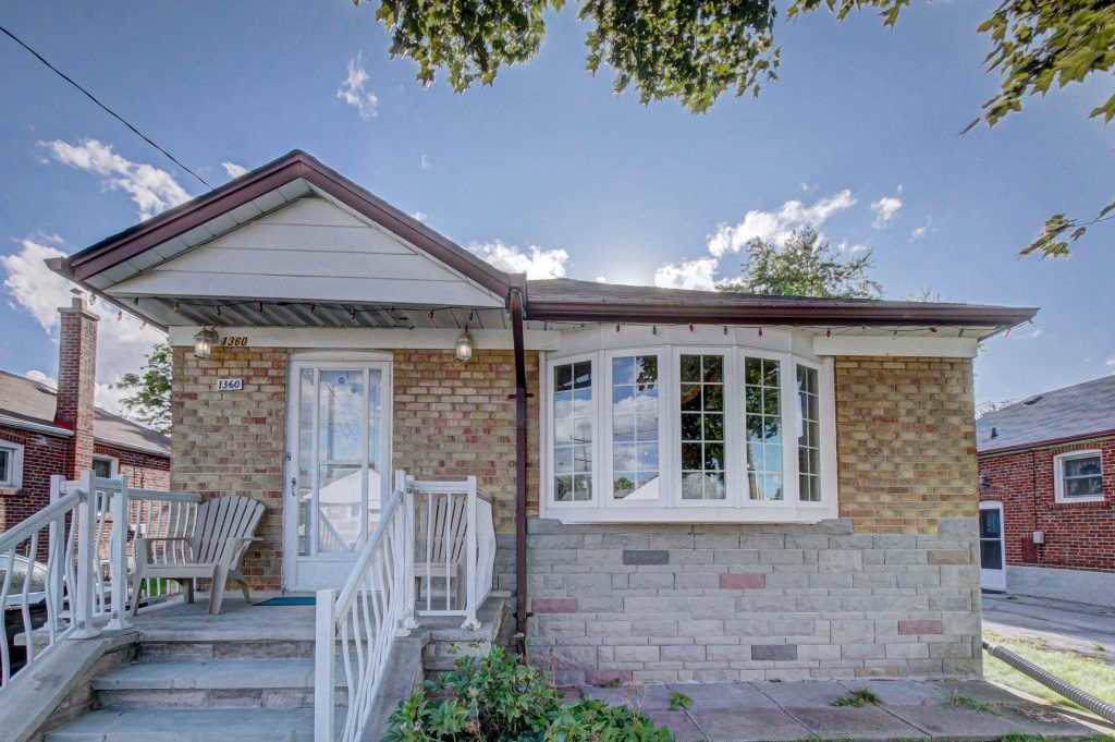1360 Pharmacy Ave - Photo 1