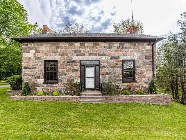 7675 Thickson Rd - Photo 1