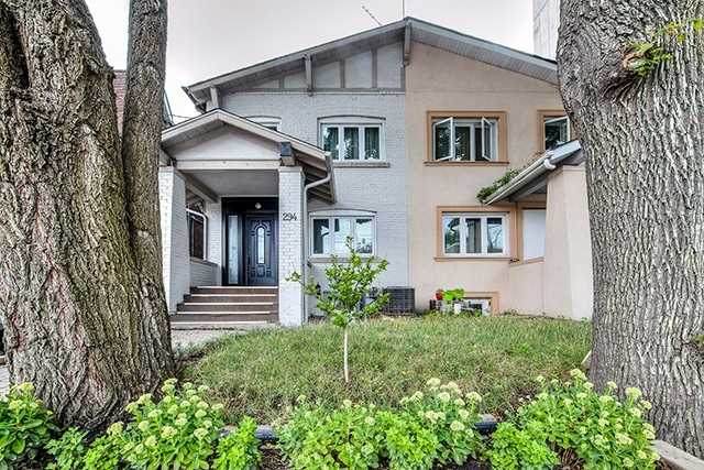 294 Coxwell Ave - Photo 1