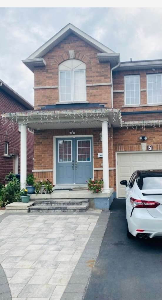 7 White Heather Blvd - Photo 1