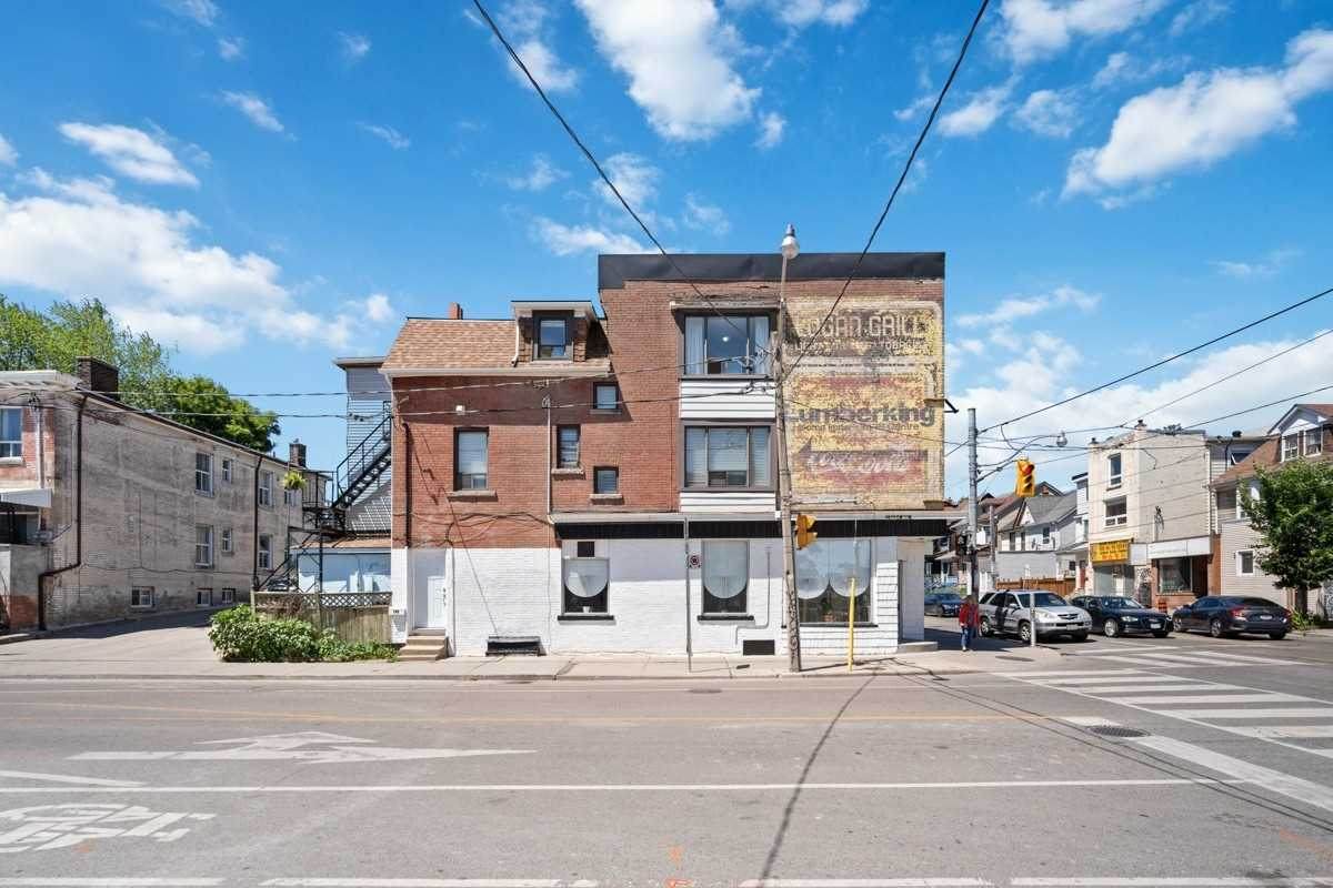 807 Gerrard St - Photo 1