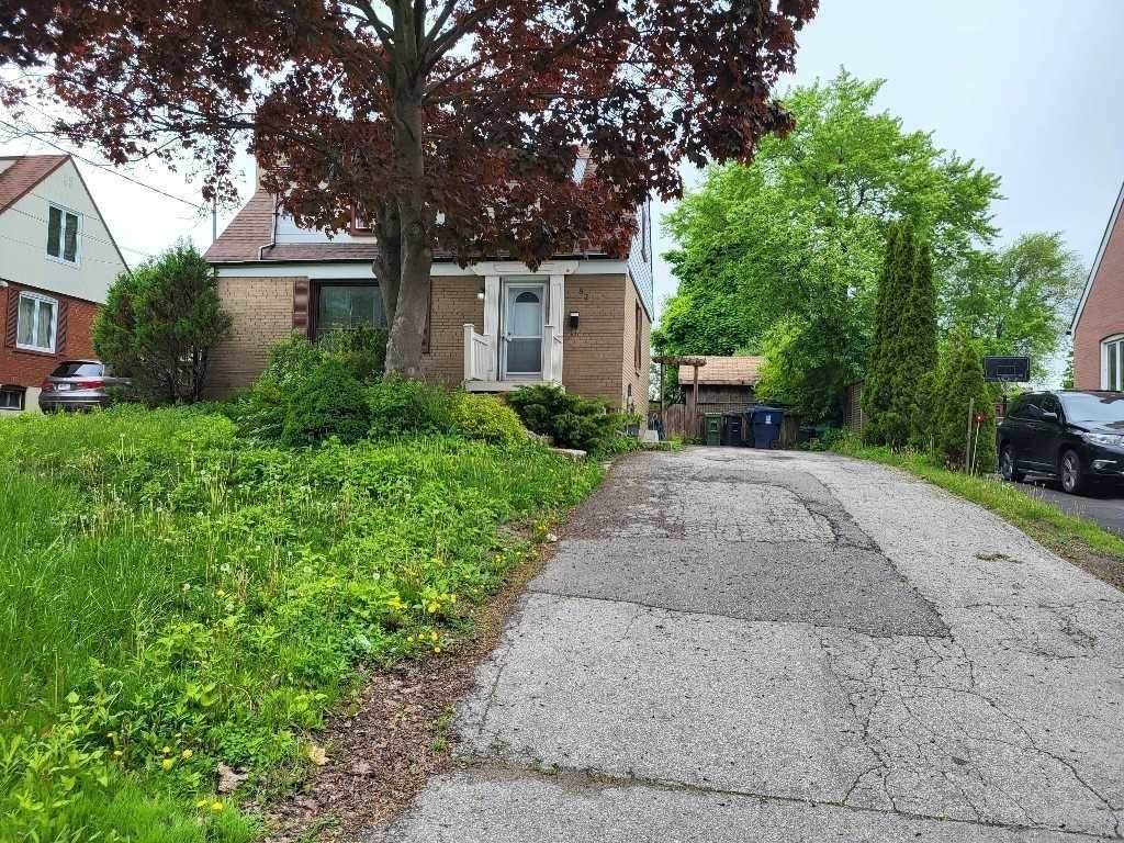 82 Scarborough Heights Blvd - Photo 1