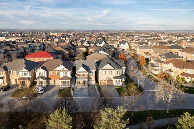 38 Hornsell Circ - Photo 1