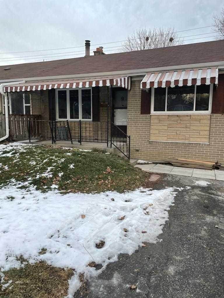 9 Thorncroft Cres - Photo 1