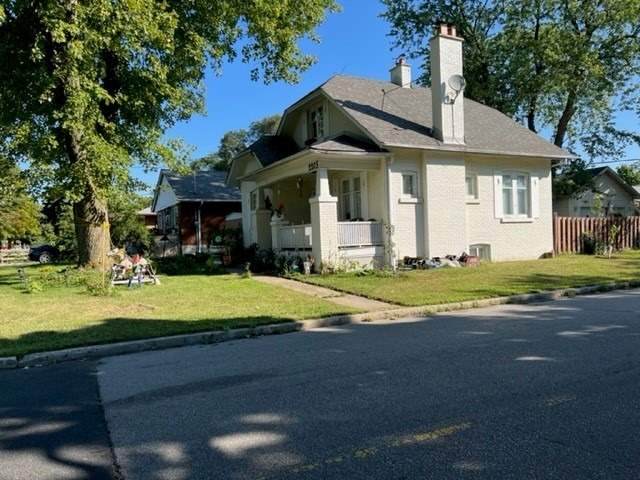 2205 Victoria Park Ave - Photo 1