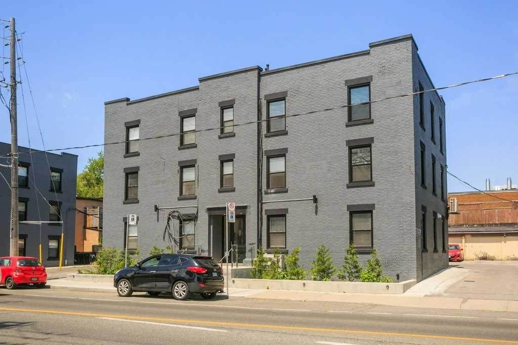 1492 Dundas St - Photo 1