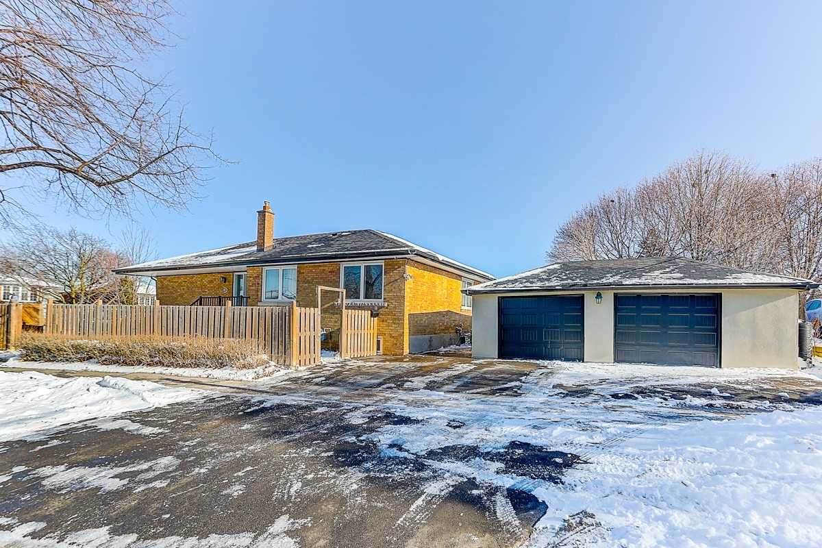 61 Grassington Cres - Photo 1