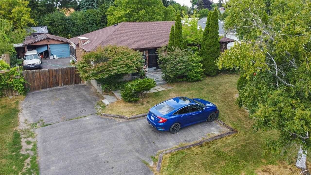 68 Thickson Rd - Photo 1