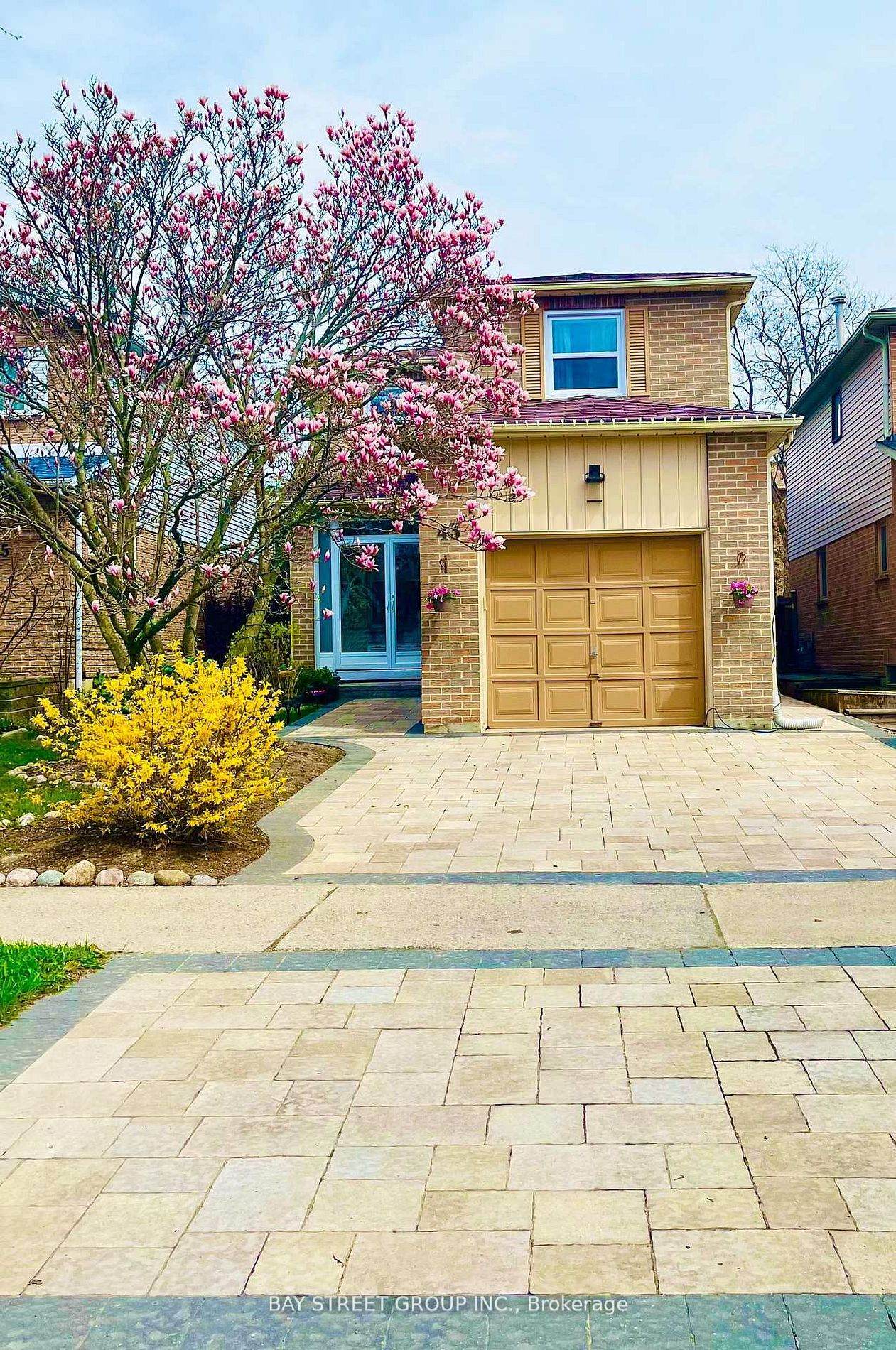 43 Bluesky Crescent - Photo 1