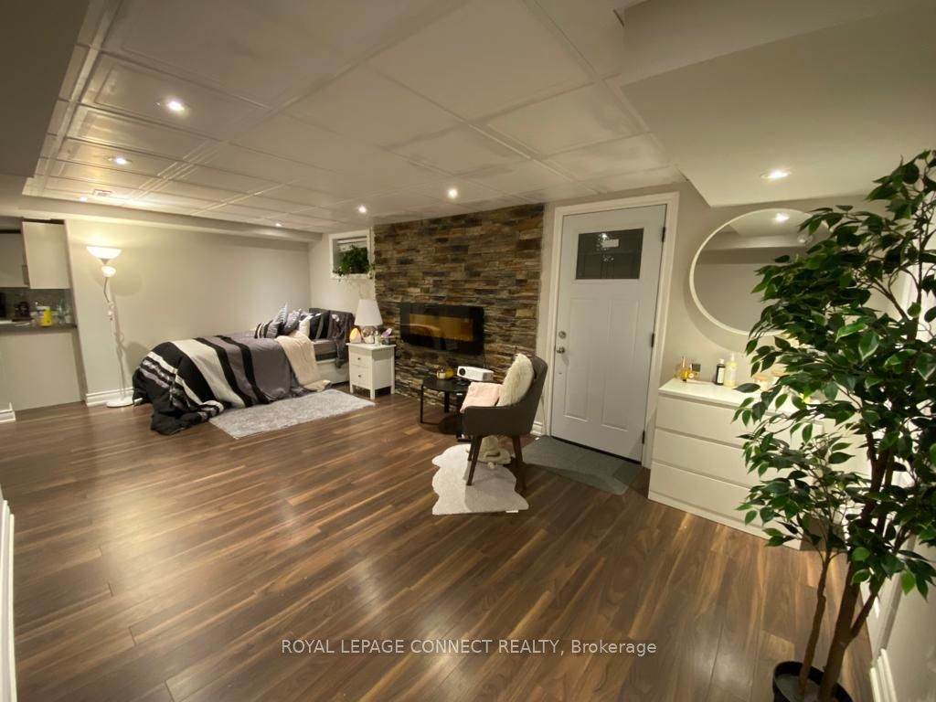 43 Tomlin Crescent - Photo 1