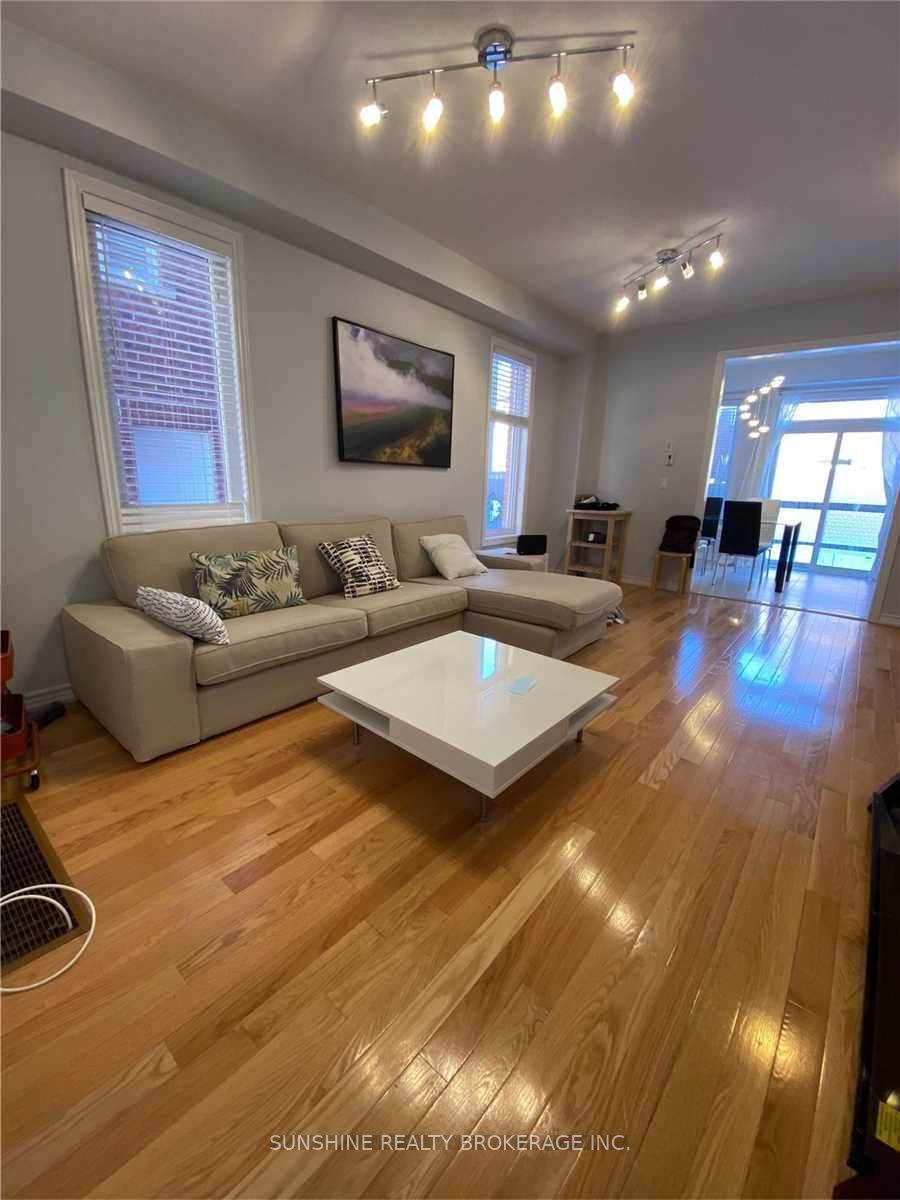 https://bt-photos.global.ssl.fastly.net/toronto/1280_boomver_1_N13601794-1.jpg