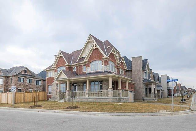117 Chessington Ave - Photo 1