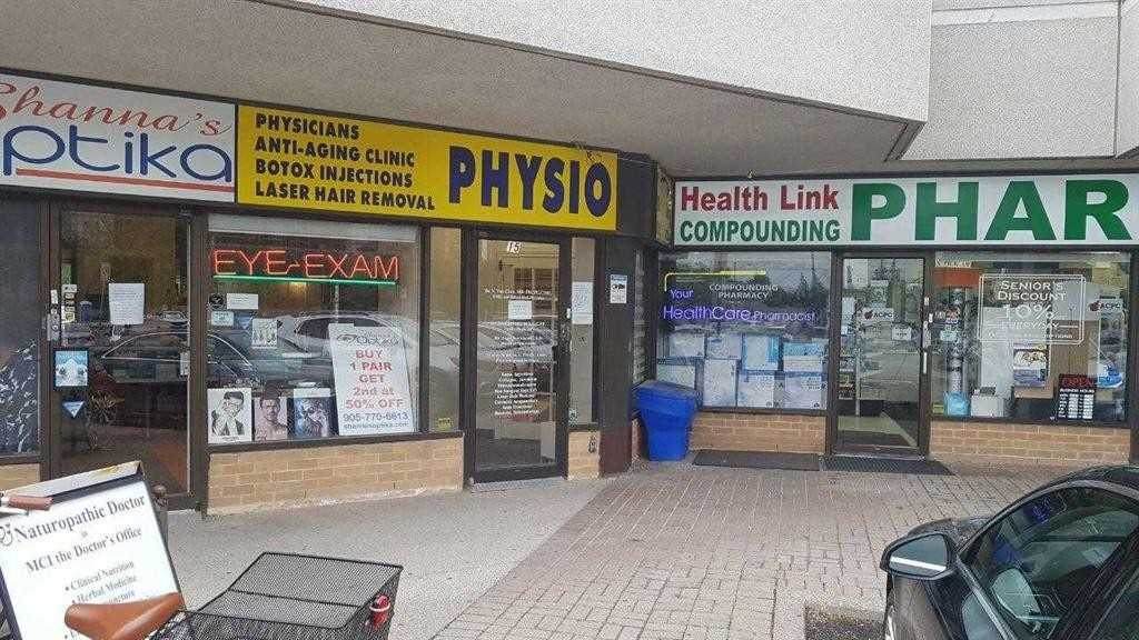 9555 Yonge St - Photo 1