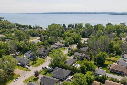 18 Alice Ave - Photo 1