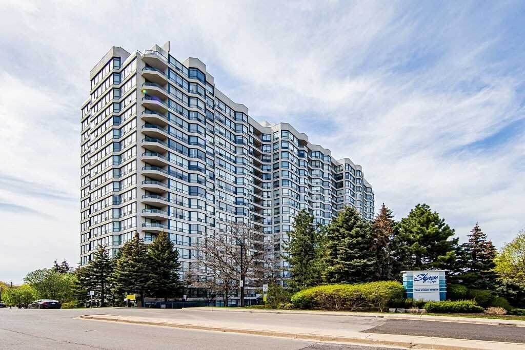 7300 Yonge St - Photo 1