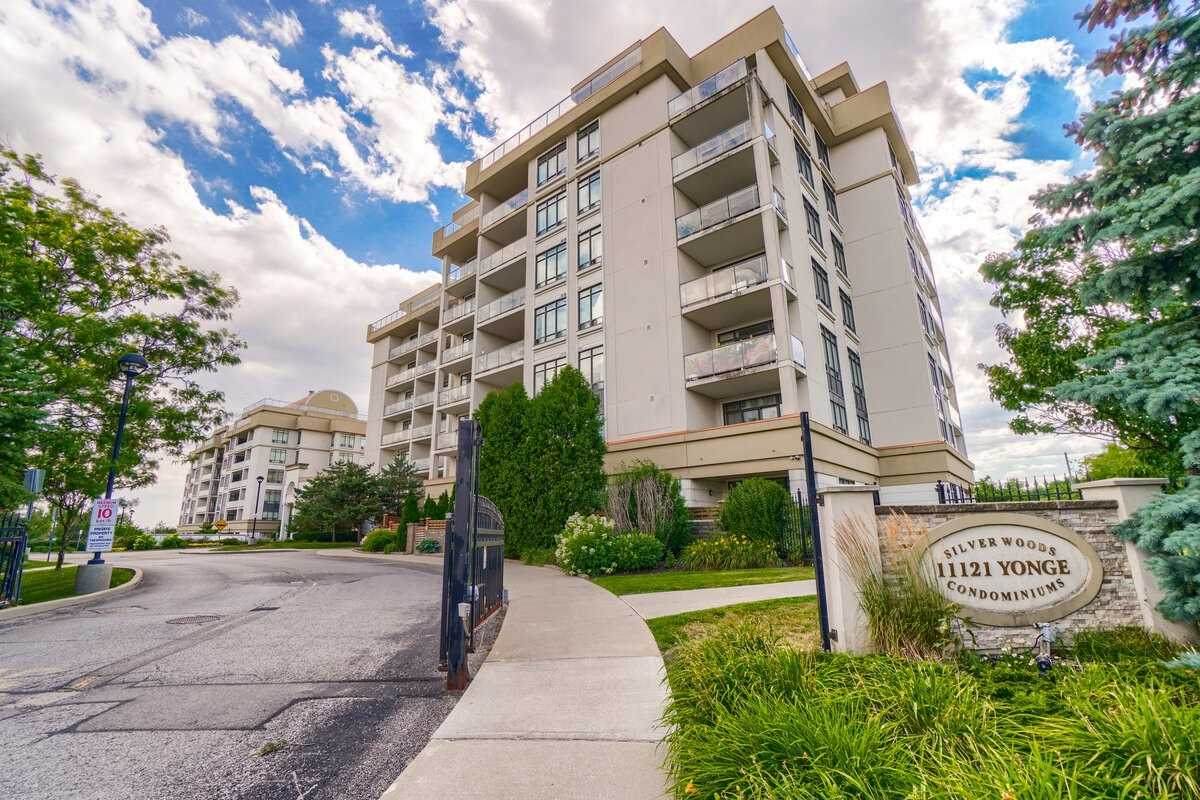 11121 Yonge St - Photo 1