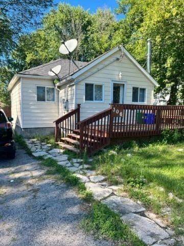 306 Kenwood Ave - Photo 1