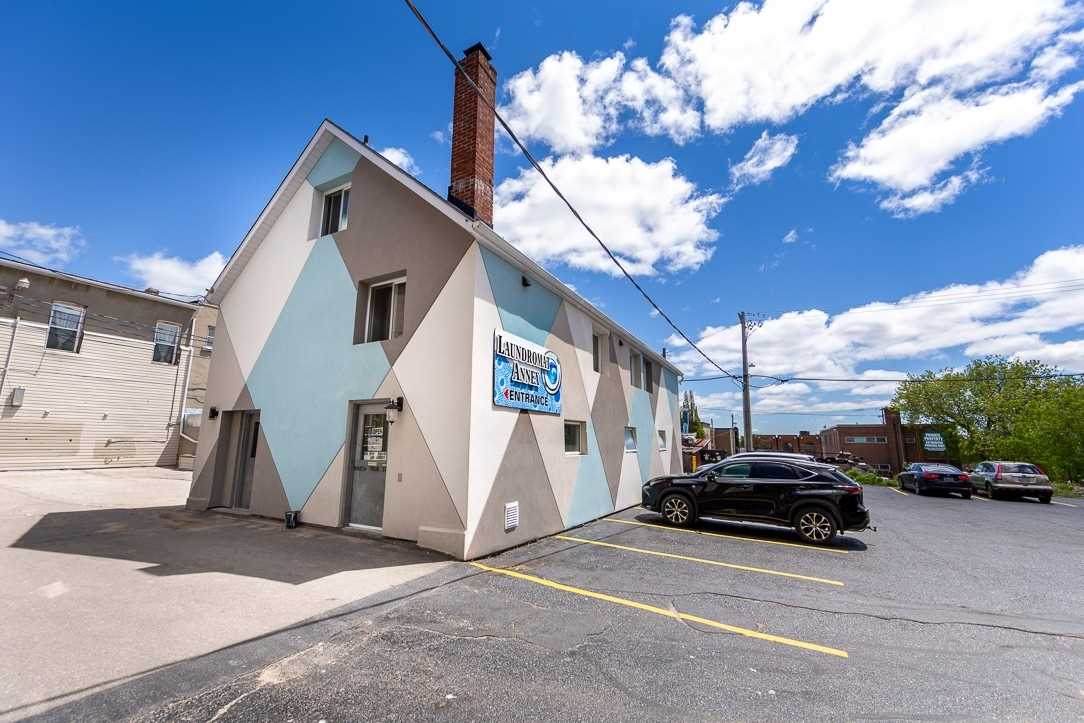 61 Mississaga St - Photo 1