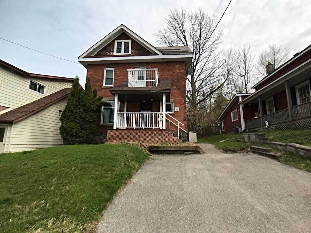 543 Elizabeth St - Photo 1
