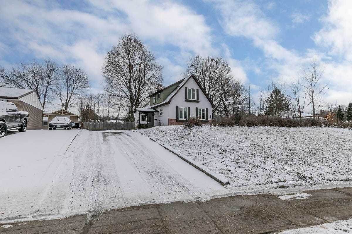 165 Wellington St - Photo 1